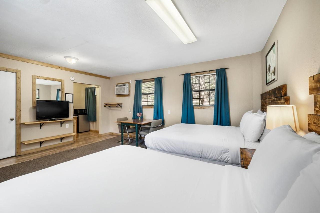 The Claire Hotel بحيرة كانيون المظهر الخارجي الصورة