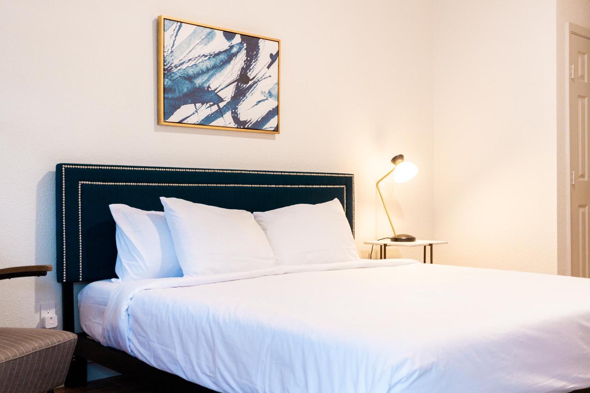 The Claire Hotel بحيرة كانيون المظهر الخارجي الصورة